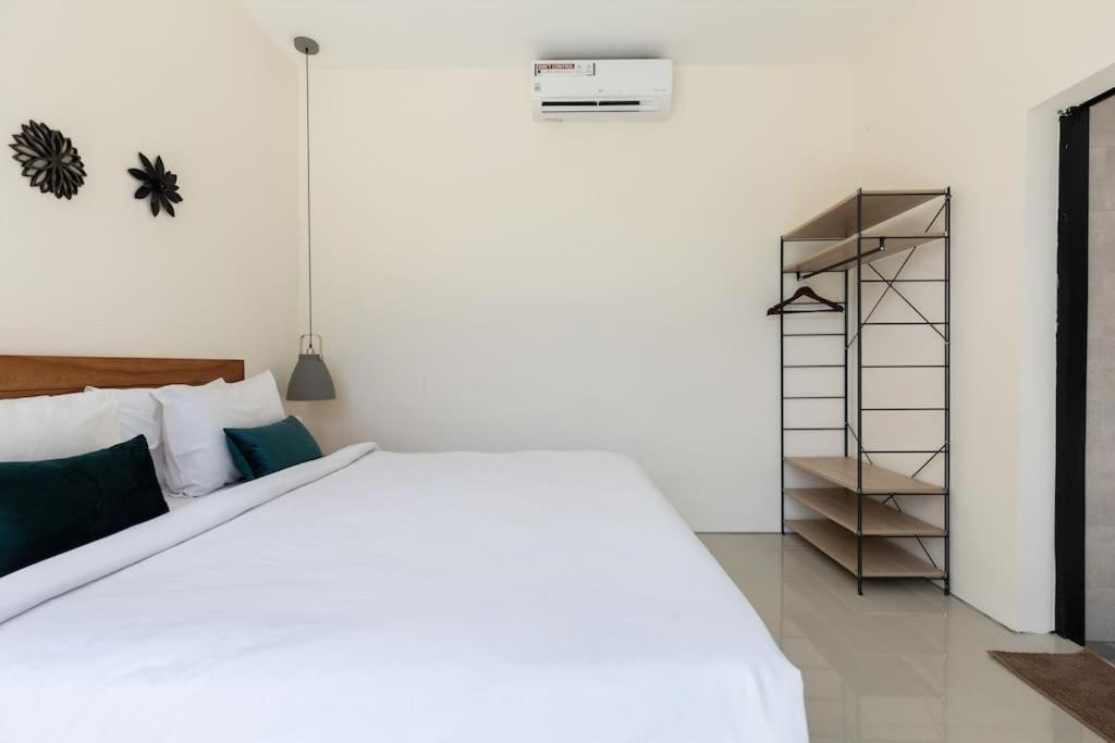 The R Villa Kaba - Incl. Motorbikes Seminyak  Exterior photo